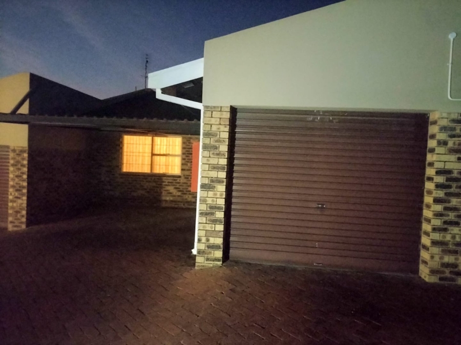 2 Bedroom Property for Sale in Heuwelsig Free State